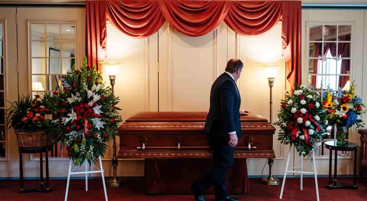 Selecting the Right Funeral Home: 5 Important Factors to Consider