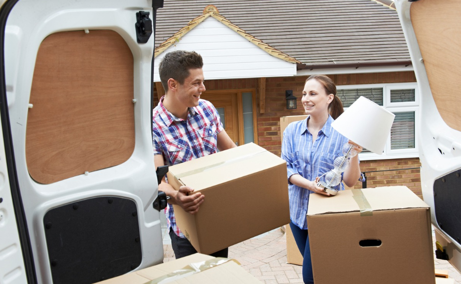 Understanding the Benefits of Professional Moving Services in Lansing, MI