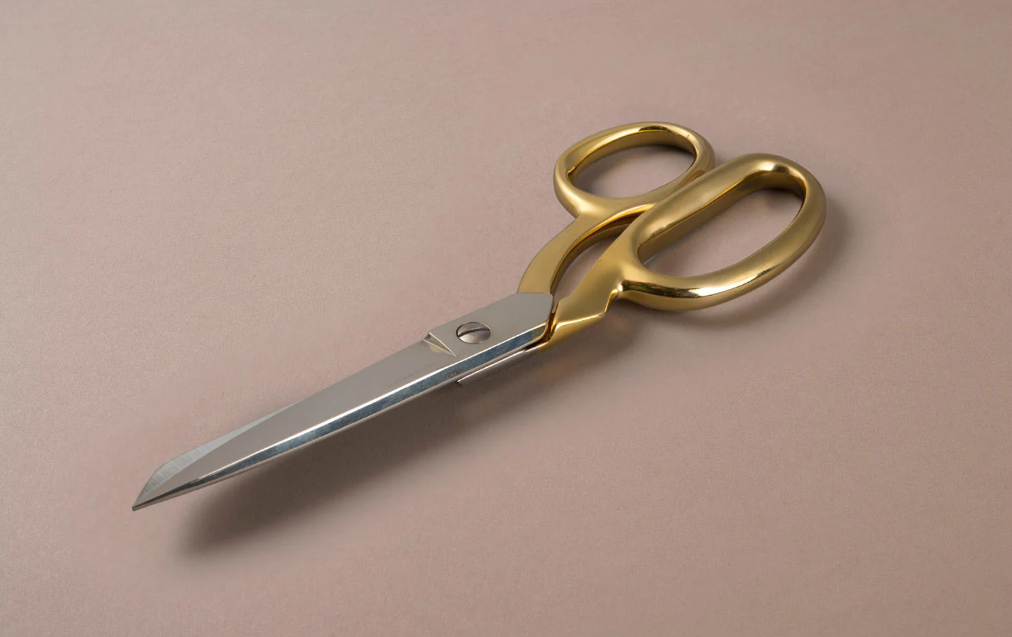Here are Some Must-Have Features To Seek When You Buy Dressmaking Scissors